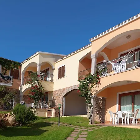 The Fantastic Residenza Badus Sleeps 2 Num0828 Daire Badesi