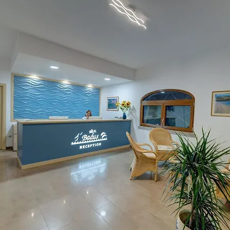 Daire The Fantastic Residenza Badus Sleeps 2 Num0828 *