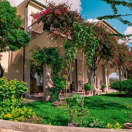 The Fantastic Residenza Badus Sleeps 2 Num0828 *