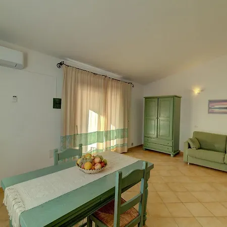 The Fantastic Residenza Badus Sleeps 2 Num0828 Badesi