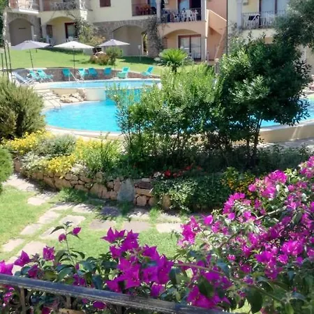 Daire The Fantastic Residenza Badus Sleeps 2 Num0828 *